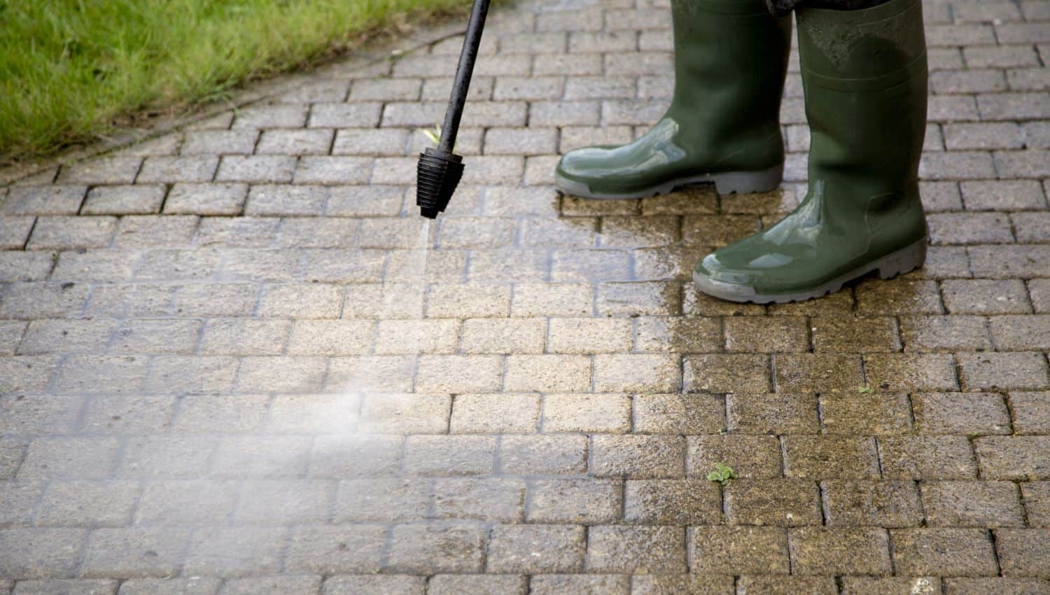 Pressure washing Milton, FL